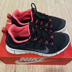 Nike Free Powerlines 2